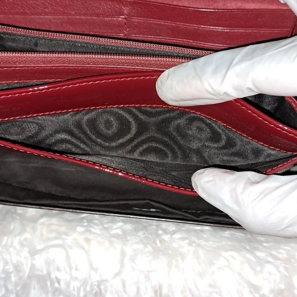 🔥🔥Gucci Guccissima Red Patent Leather Wallet - EUC - Picture 15 of 17